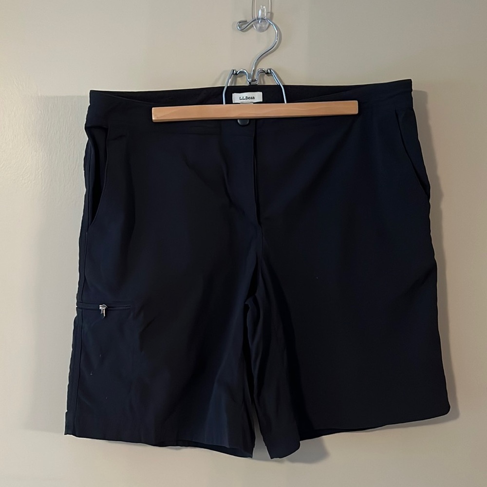 L.L. Bean hiking black womenswear shorts size 14